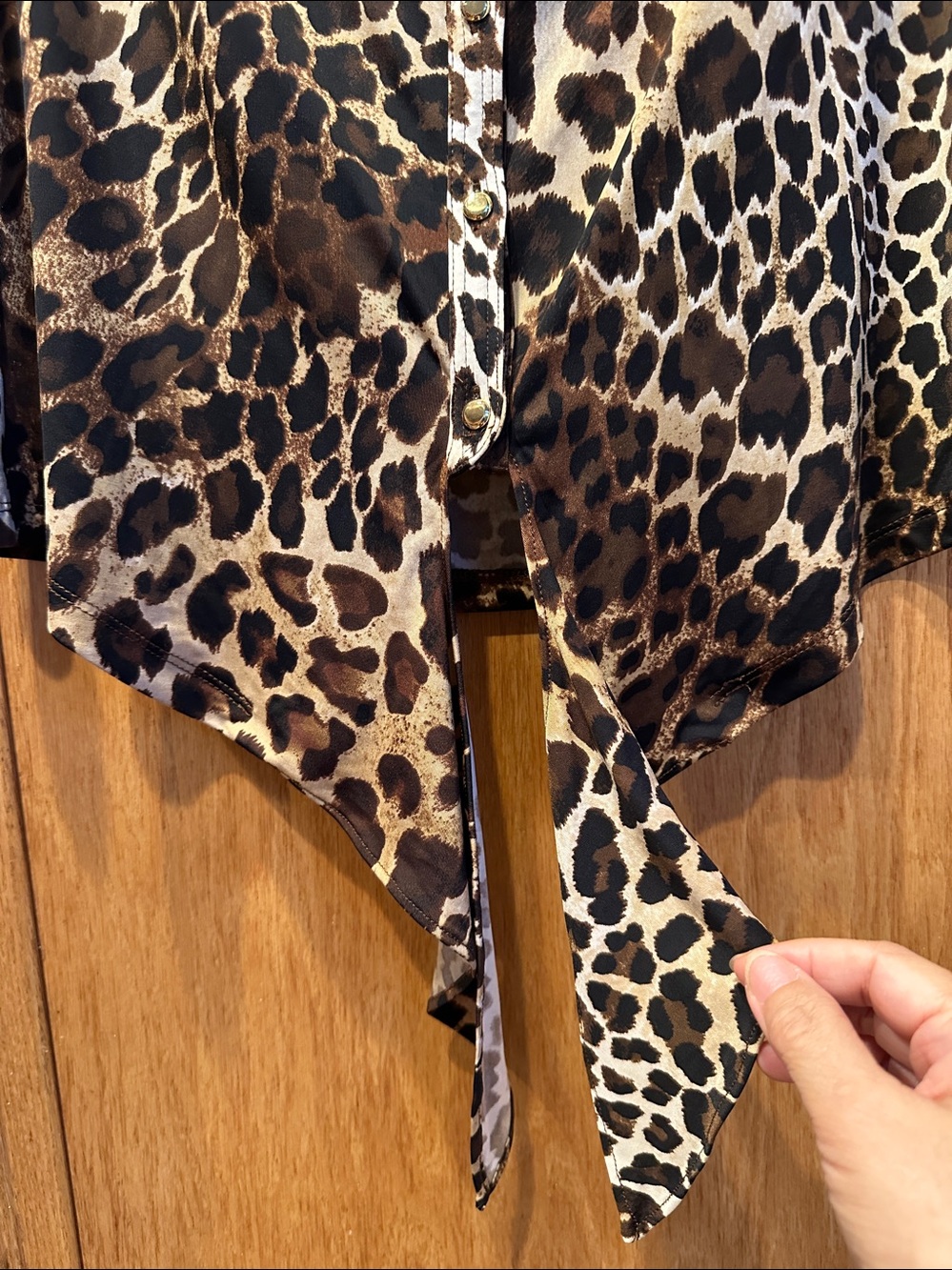 Cache Leopard Print Buttoned & Tie-Front Sleeveless Top in Brown Black & Cream L - Picture 7 of 9